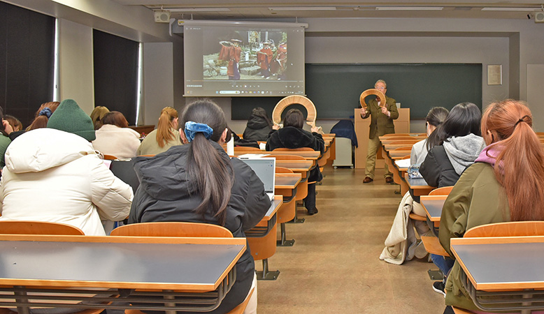授業のようす／「日本の祭礼　春夏秋冬」